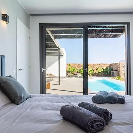 Villa Beta Heated Pool By Fuerteventuravillas
